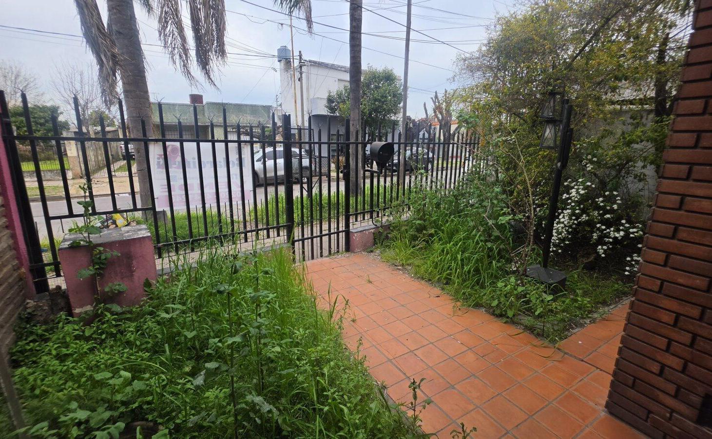 Foto de OPORTUNINDAD DE CASA A LA VENTA EN LIBERTAD, MERLO - BS.AS. CON LINDO, imagen 1
