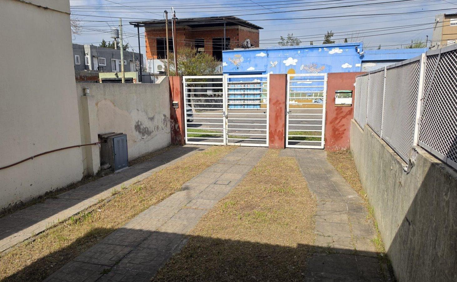 Foto de DUPLEX A LA VENTA EN PARQUE SAN MARTIN - MERLO , BS.AS., imagen 4