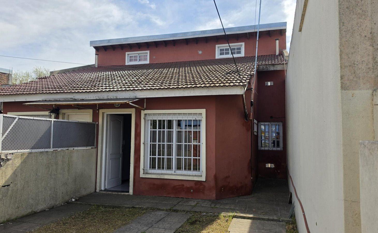 Foto de DUPLEX A LA VENTA EN PARQUE SAN MARTIN - MERLO , BS.AS., imagen 1