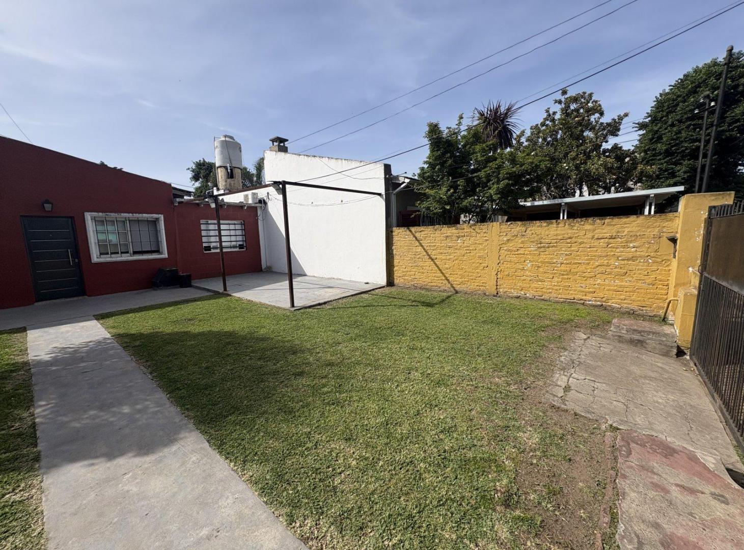 Foto de OPORTUNINDAD CASA A LA VENTA de 4 Amb en San Antonio de Padua - Merlo, imagen 1