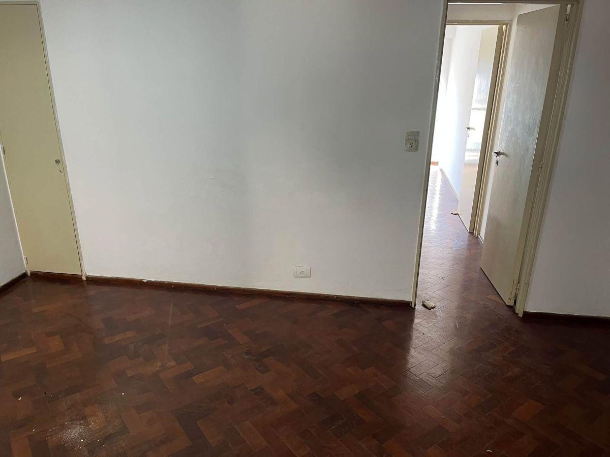 Foto de AMPLIO DEPARTAMENTO DE 1 DORMITORIO Y BALCON, EN EL CENTRO., imagen 1