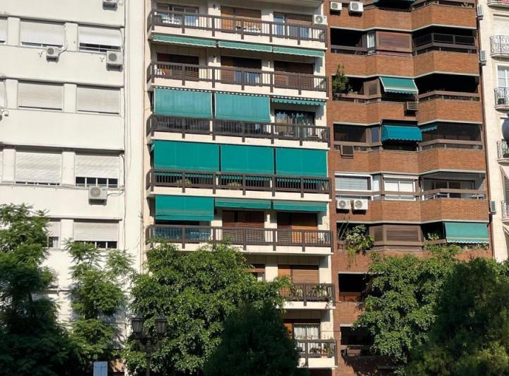 Piso A Nuevo - 4 dormitorios en suite - Frente a Plaza Vicente Lopez 4