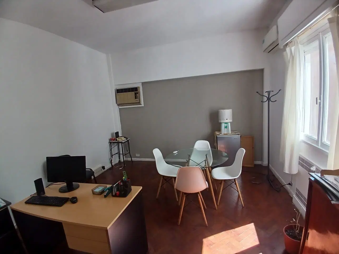 Oportunidad: Simpática Oficina 2 ambientes en  Uruguay y Viamonte 4