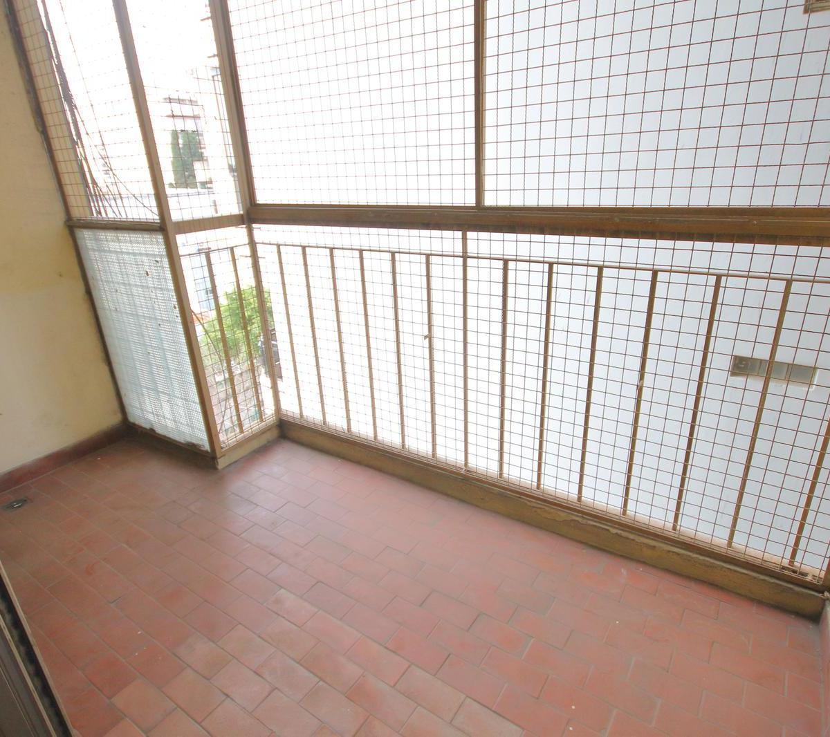Av Rivadavia 10702: Todo Externo 3amb. 2 Balcones 4