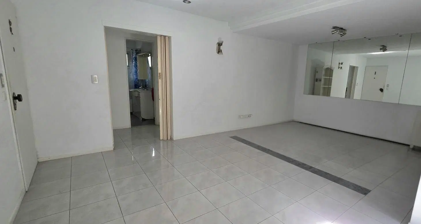Av. Olivera 62: PH 3amb. al frente   balcón   terraza 2