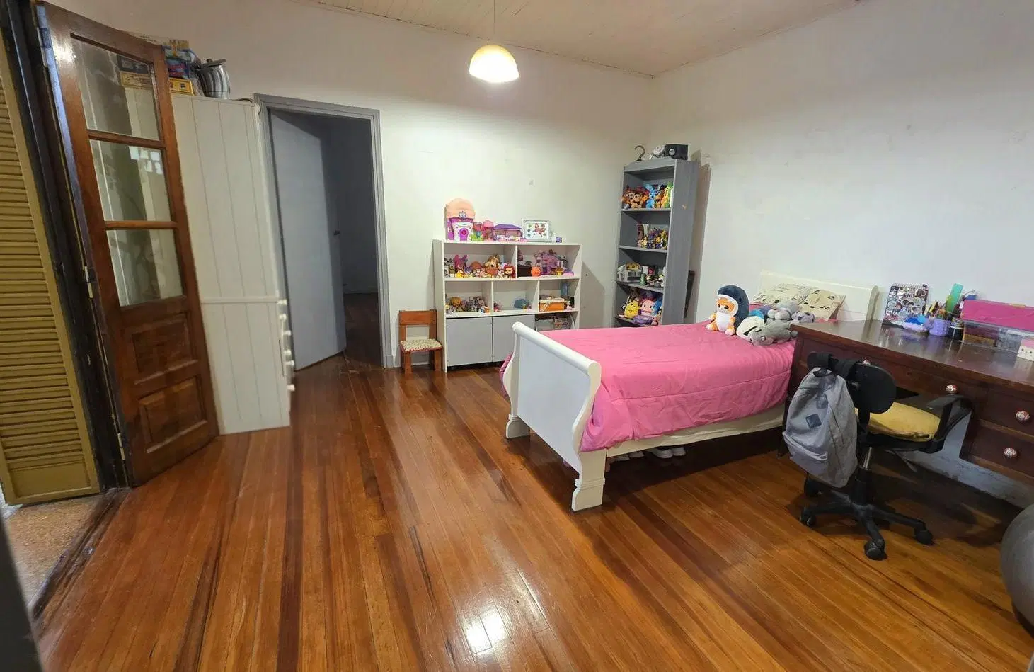 Lacarra 1180: PH 3amb. + patio techado, al frente, sin expensas. 1