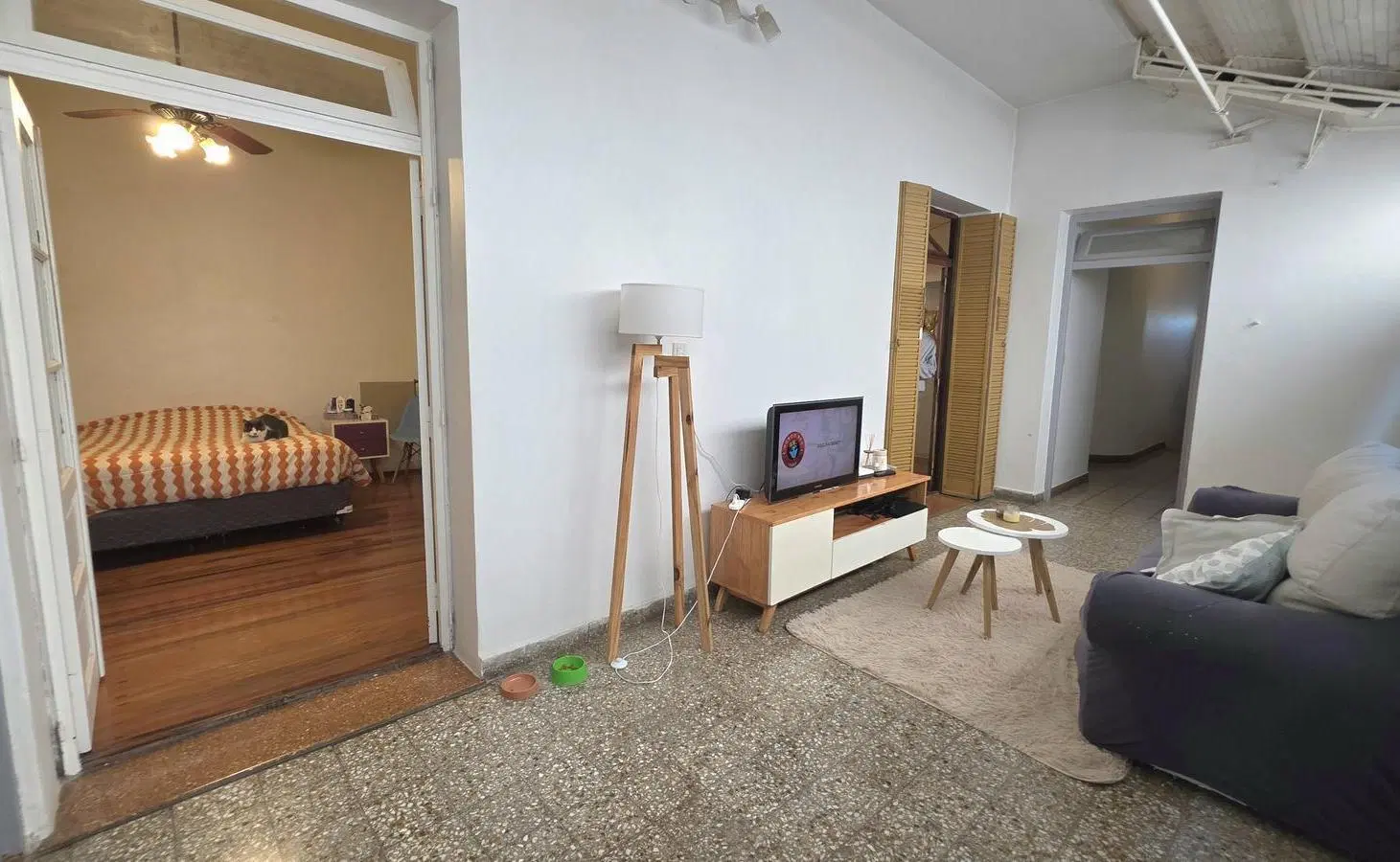 Lacarra 1180: PH 3amb. + patio techado, al frente, sin expensas. 2