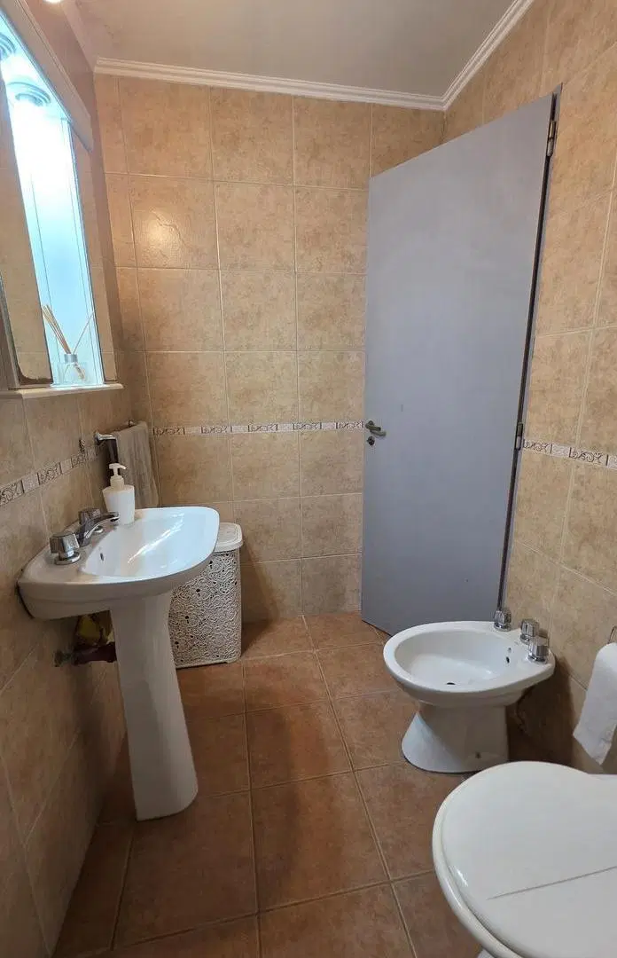 Lacarra 1180: PH 3amb. + patio techado, al frente, sin expensas. 5
