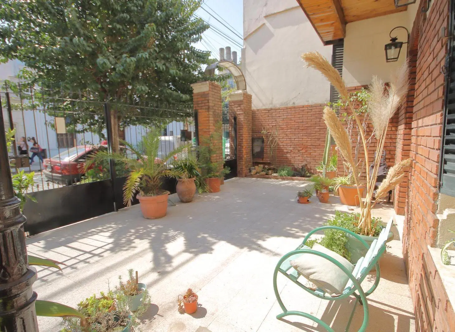 Morón 3918: casa lote propio de 7amb.   2 patios   terraza 5