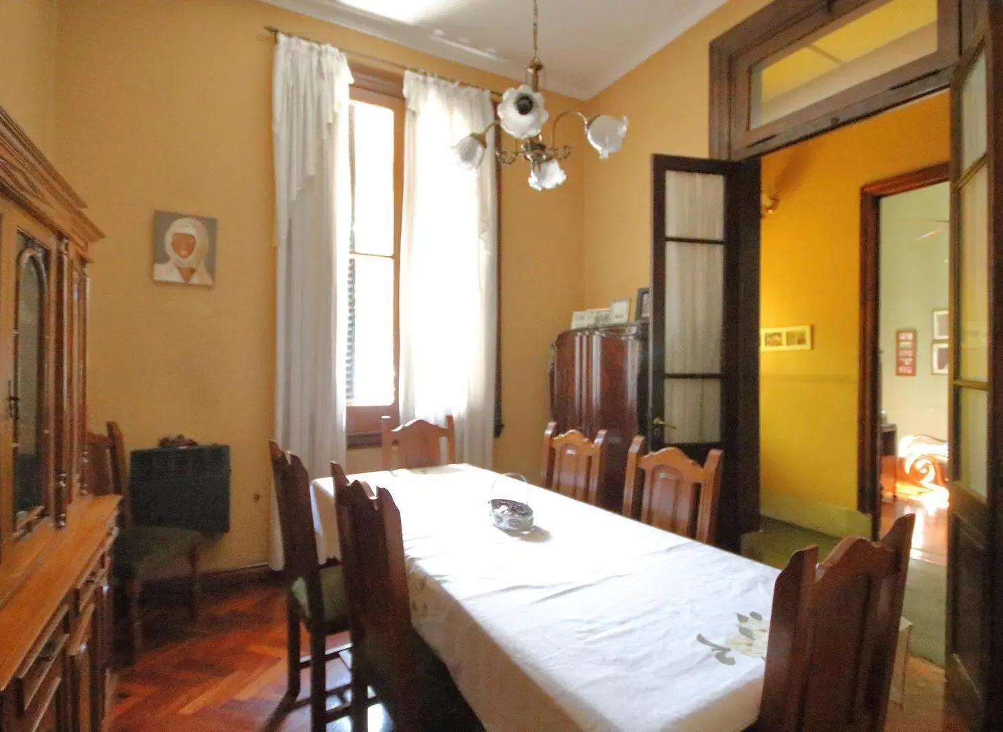Morón y Chivilcoy: casa lote propio de 7amb.    garage   patio    terraza 4