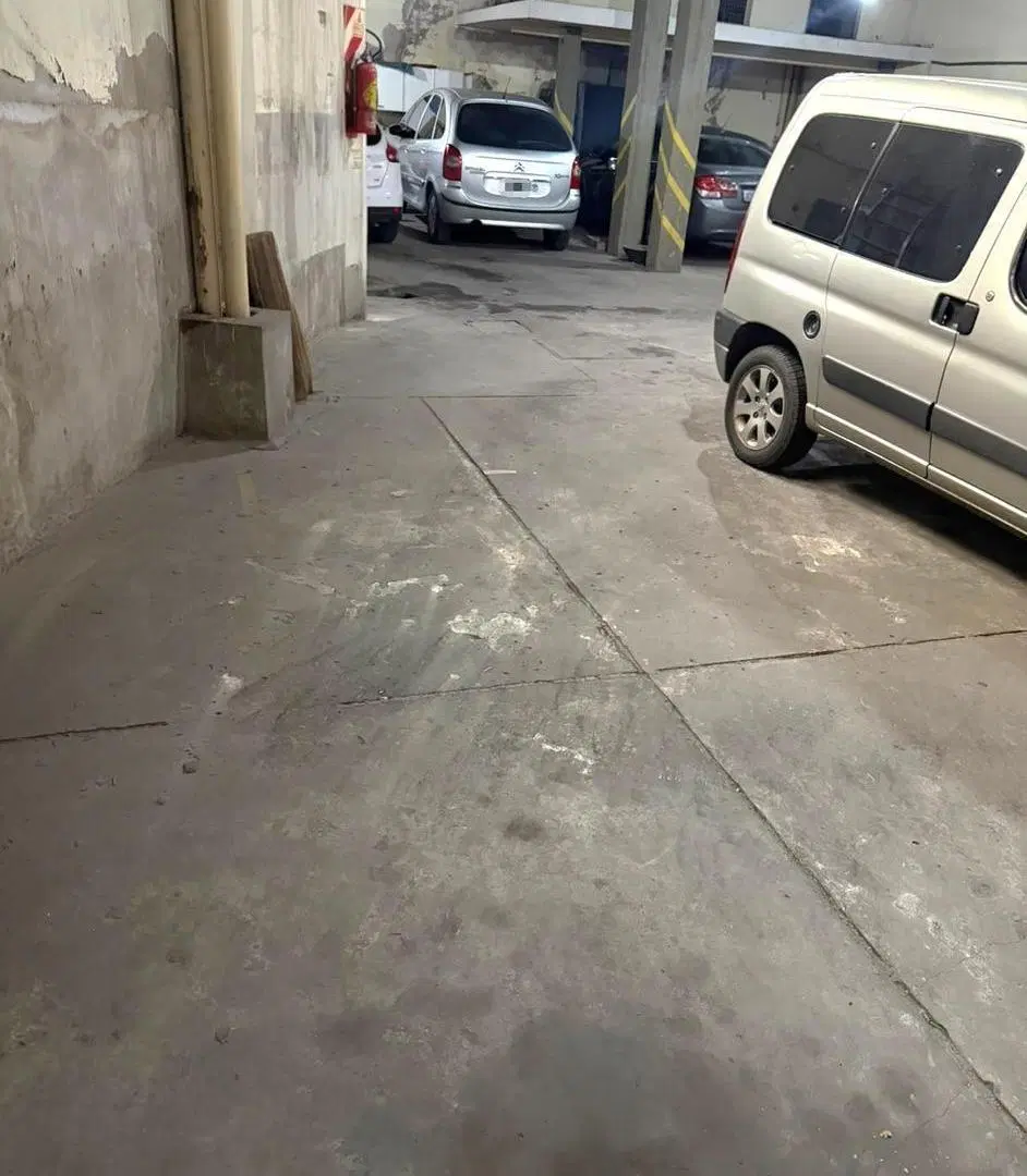 LACARRA 79: COCHERA FIJA CUBIERTA 1