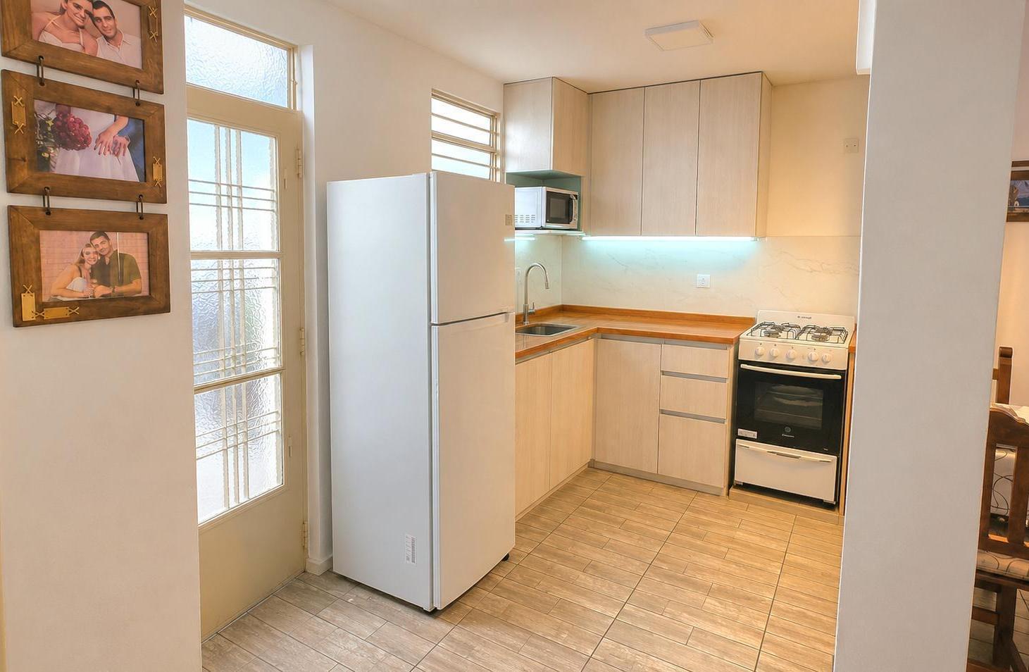 Foto de LLAVALLOL 2258: al frente en P.B. ph 3amb. + patio + terraza con quincho, imagen 1