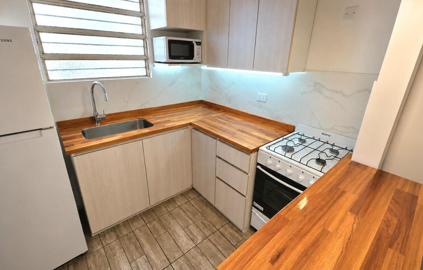 Foto de LLAVALLOL 2258: al frente en P.B. ph 3amb. + patio + terraza con quincho, imagen 3