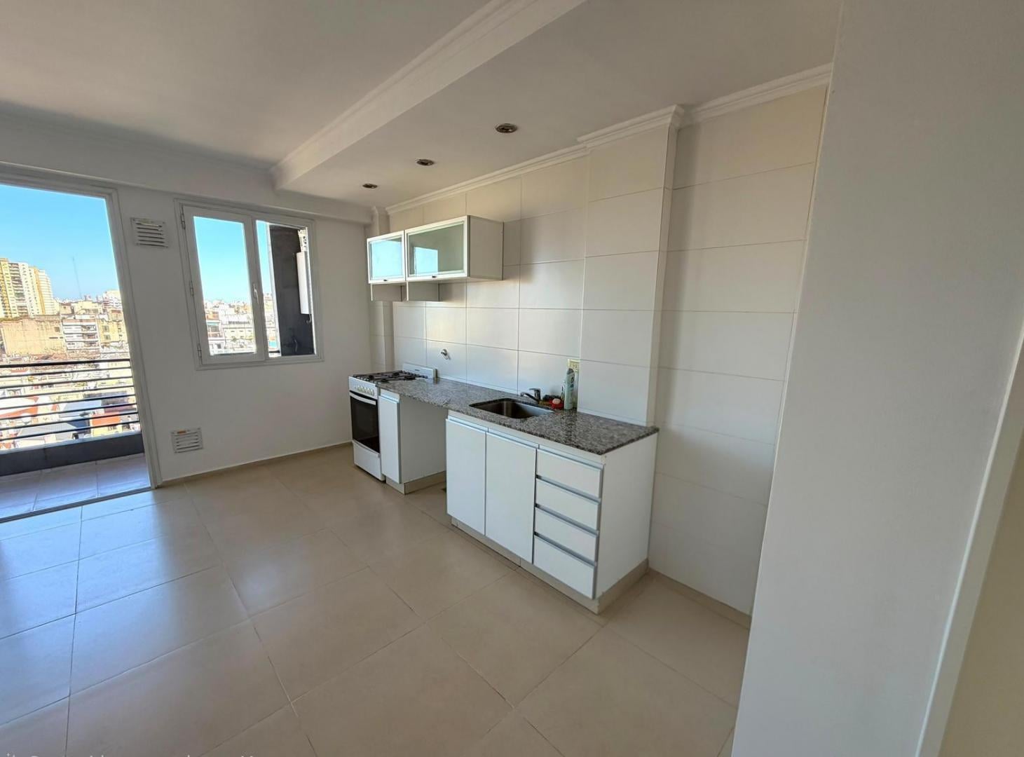 Foto de San Nicolás 2050: alquiler de impecable monoambiente + balcón, imagen 1