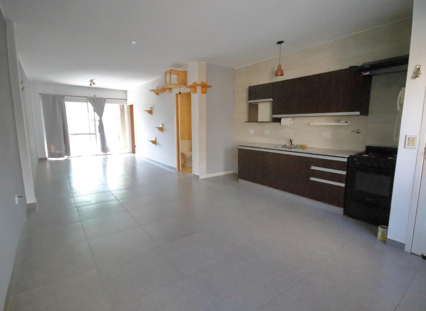 Foto de Rivera Indarte 743: AMPLIO e IMPECABLE MONOAMBIENTE BALCÓN, imagen 1