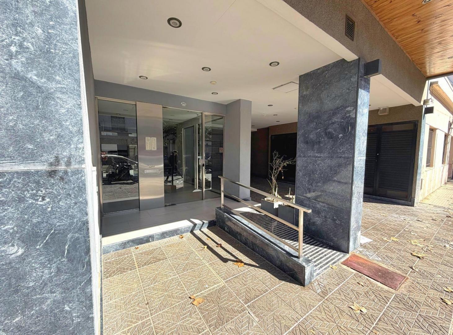 Foto de San Nicolás 2050: alquiler de impecable monoambiente + balcón, imagen 1