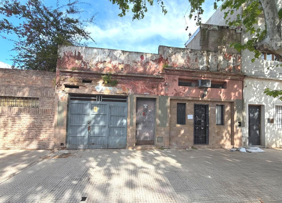 Foto de Baigorria 4486: casa de 3amb. cochera local, a reciclar sobre lote, imagen 1