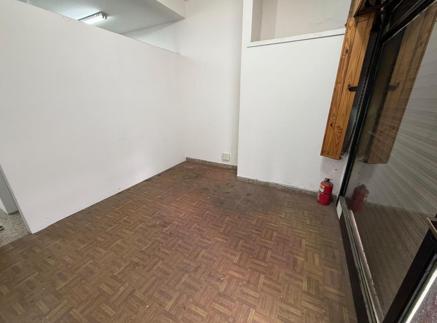 Foto de RAMÓN FALCÓN 4343: SE ALQUILA LOCAL DE 40M2 SIN EXPENSAS, imagen 3