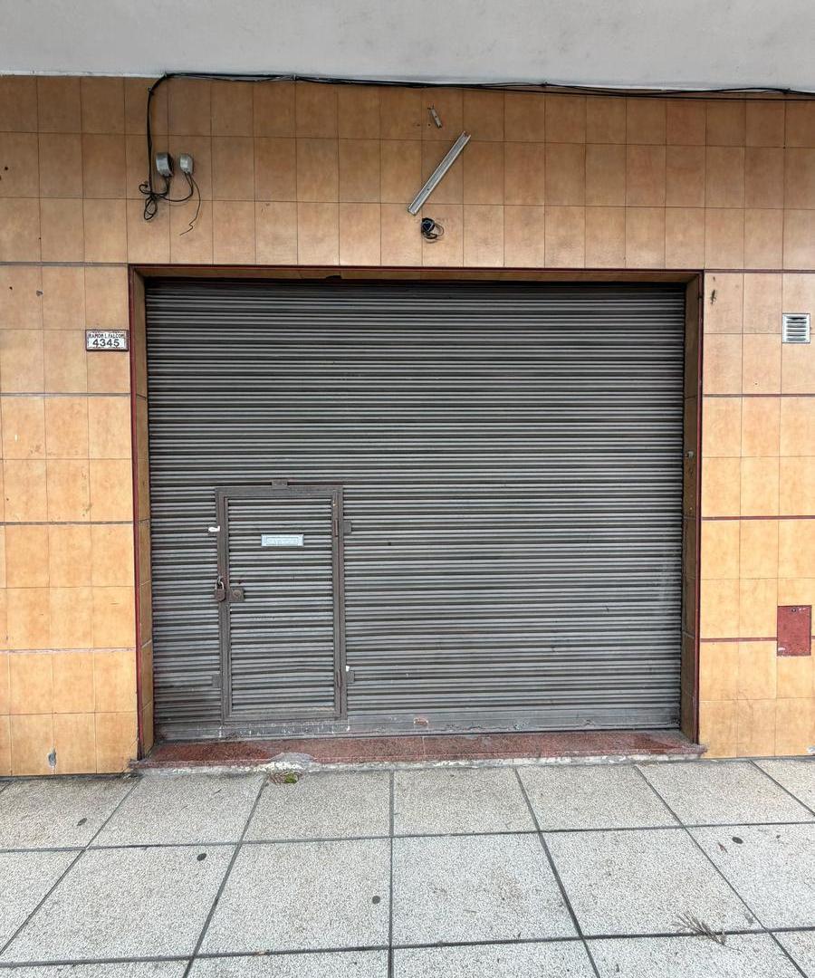 Foto de RAMÓN FALCÓN 4343: SE ALQUILA LOCAL DE 40M2 SIN EXPENSAS, imagen 2