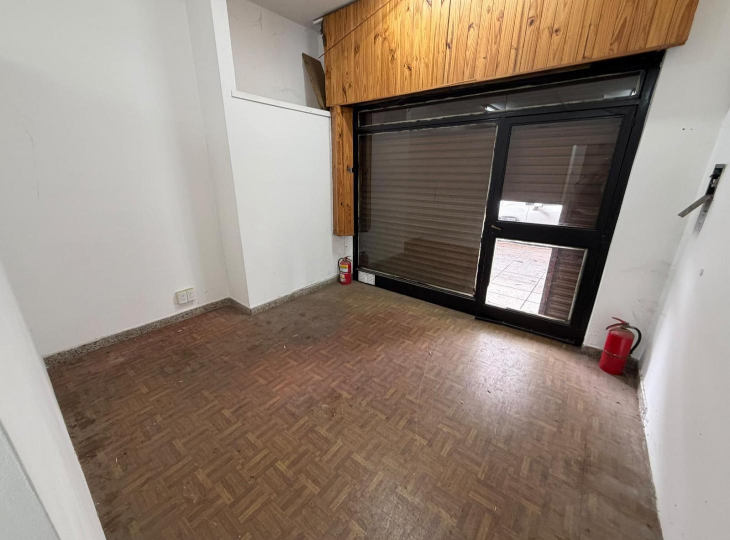 Foto de RAMÓN FALCÓN 4343: SE ALQUILA LOCAL DE 40M2 SIN EXPENSAS, imagen 1