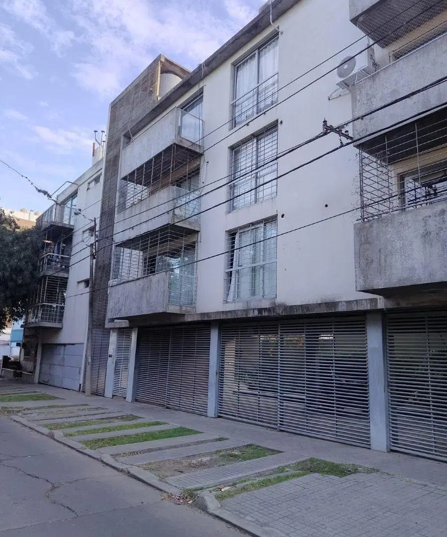 Se ALQUILA departamento en José Hernández 797 4