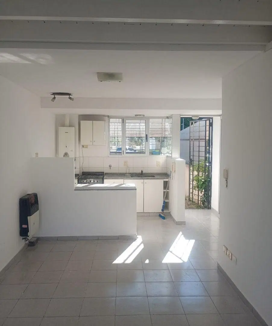 Se ALQUILA casa en La Florida 3