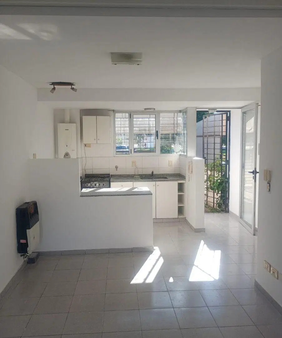 Se ALQUILA casa en La Florida 4