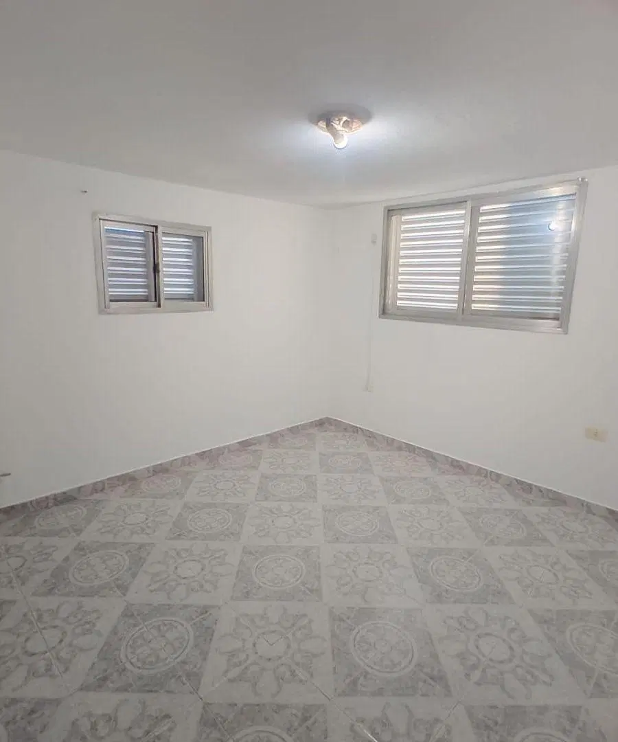 Se ALQUILA Departamento en Alberdi 2