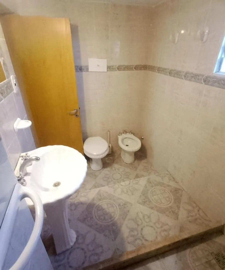 Se ALQUILA Departamento en Alberdi 8