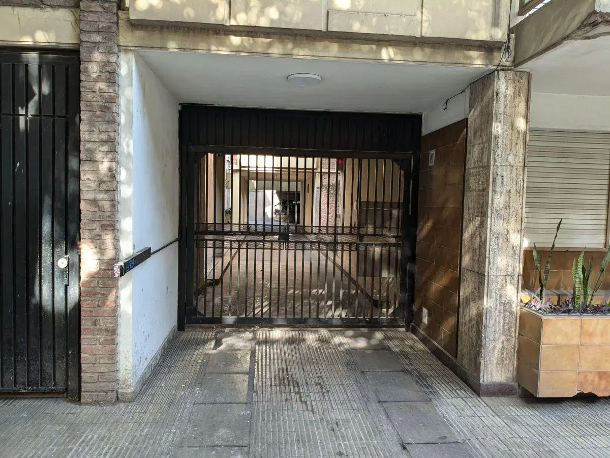Se ALQUILA cochera en el centro de Rosario 8