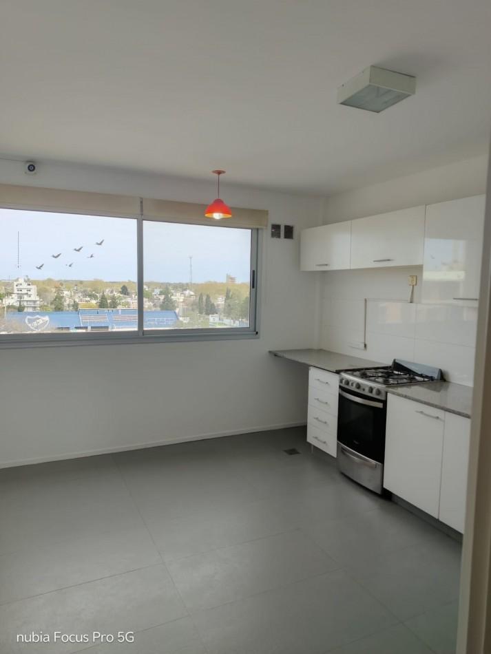 Foto de Se ALQUILA departamento en Alberdi, imagen 2