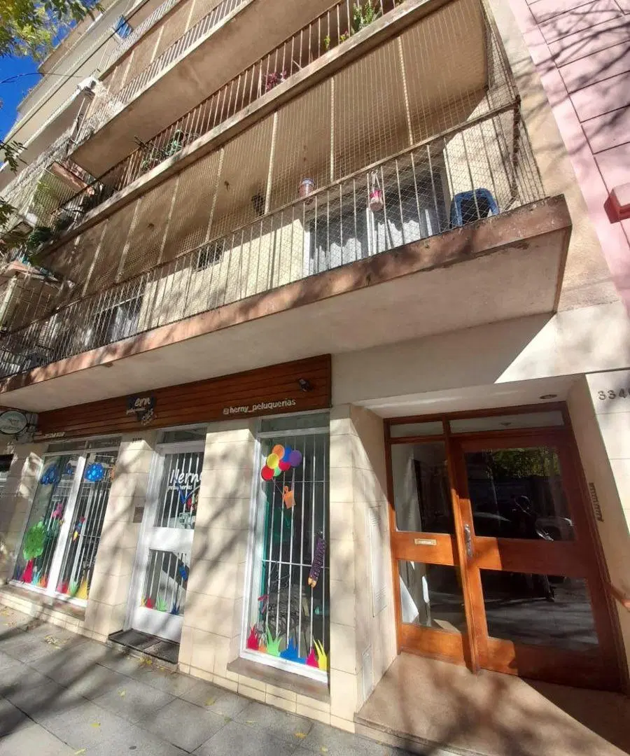 2 ambientes recién pintado con piso de parquet 2