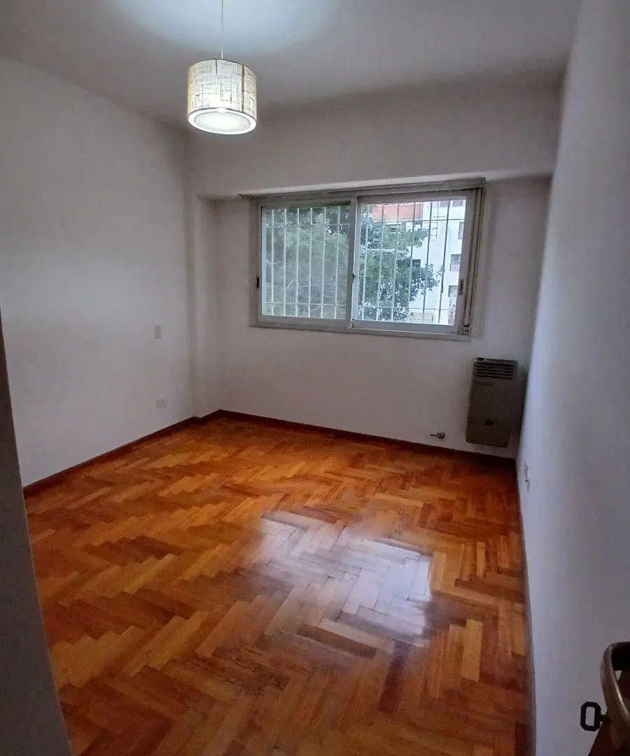 3 ambientes impecable a media cuadra de cabildo 4