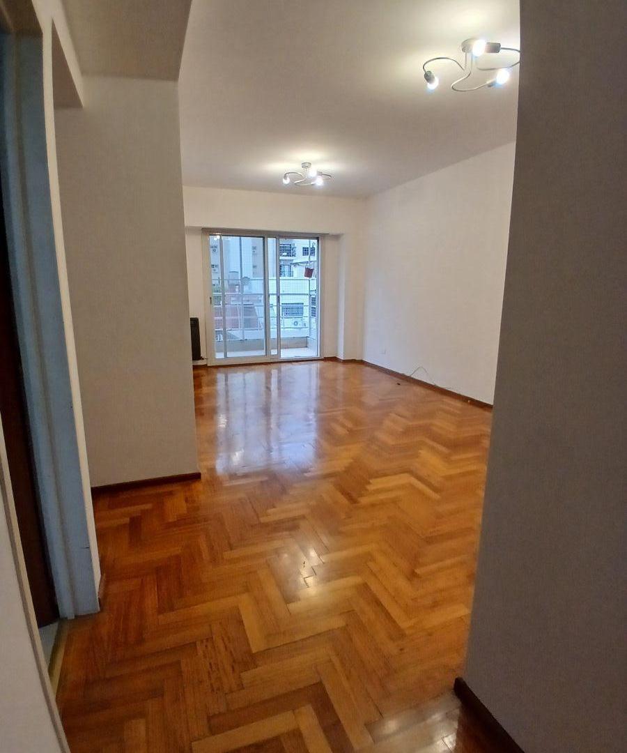 3 ambientes impecable a media cuadra de cabildo