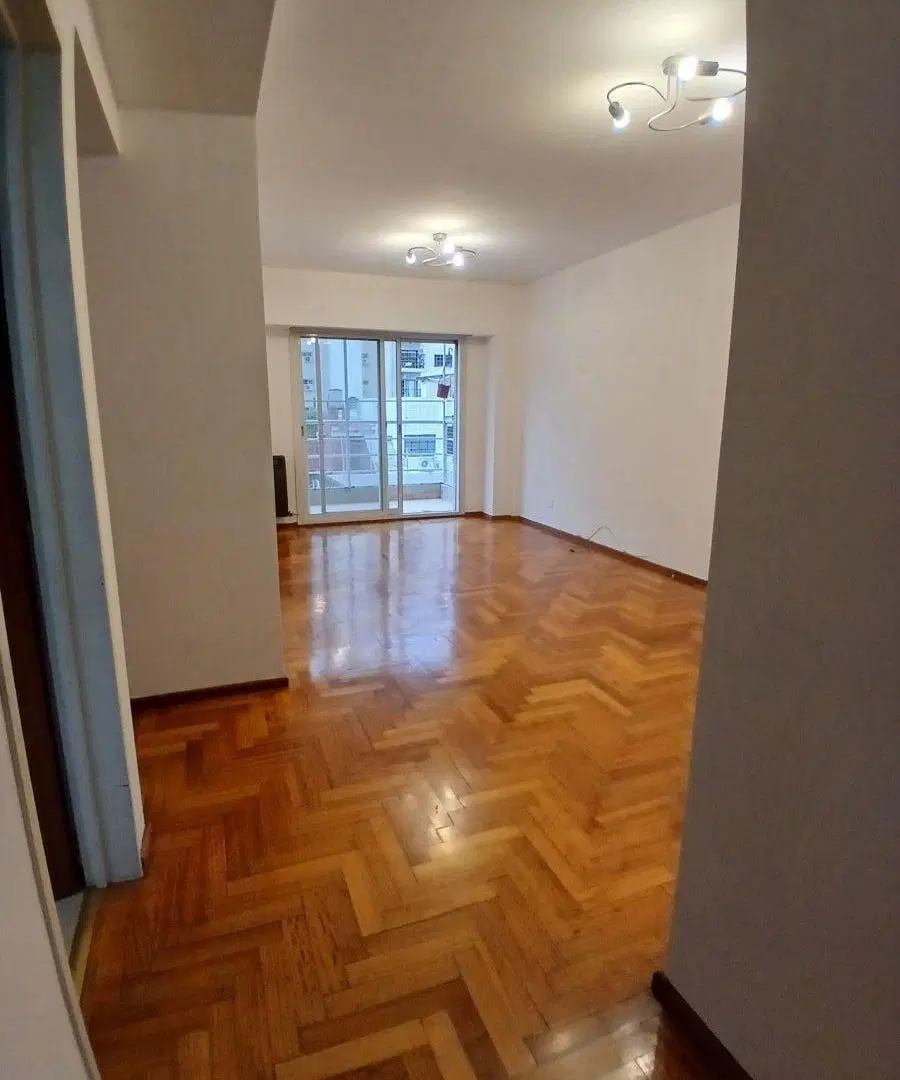 3 ambientes impecable a media cuadra de cabildo 2