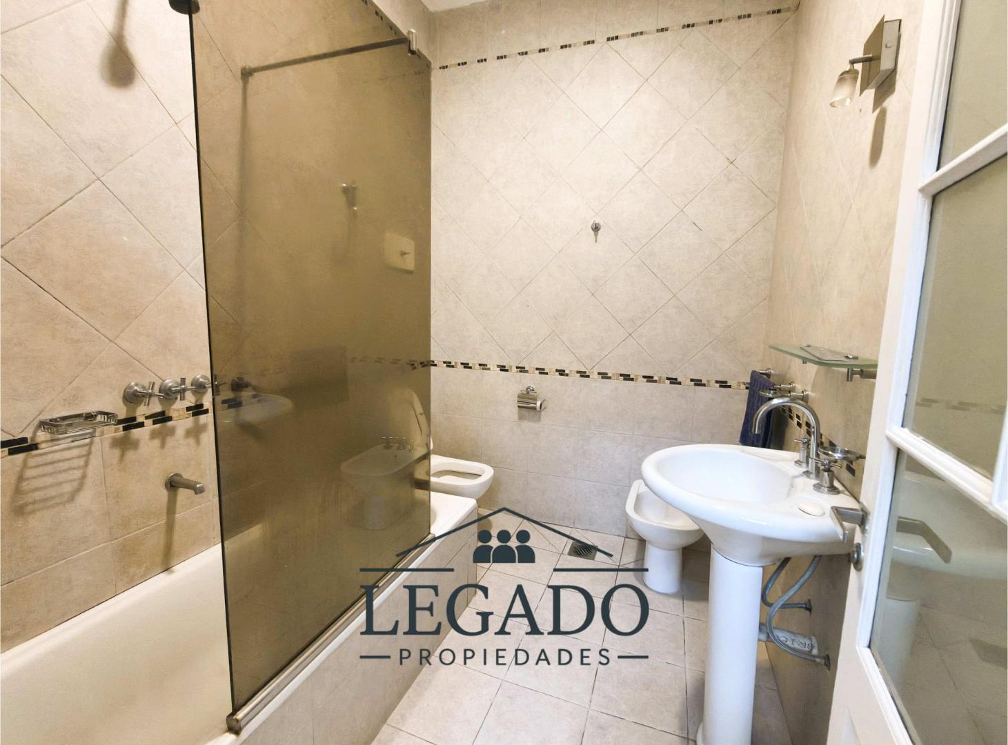## RESERVADO ## PH 3 Ambientes - Villa Devoto - Balcón - Reciclado - Sin Expensas