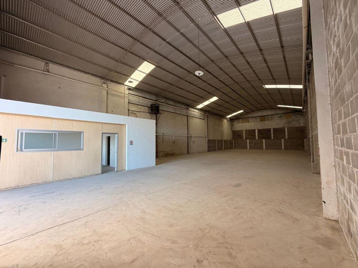 Foto de ALQUILO GALPON 396 M2 + OFICINA 9M2 – LA CALERA – CUESTA COLORADA, imagen 3
