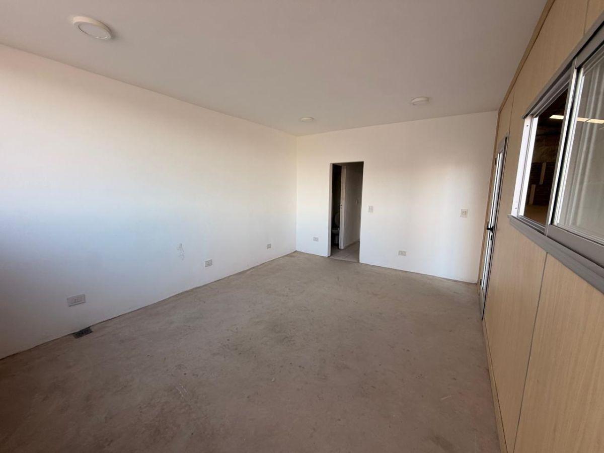 Foto de ALQUILO GALPON 396 M2 + OFICINA 9M2 – LA CALERA – CUESTA COLORADA, imagen 4