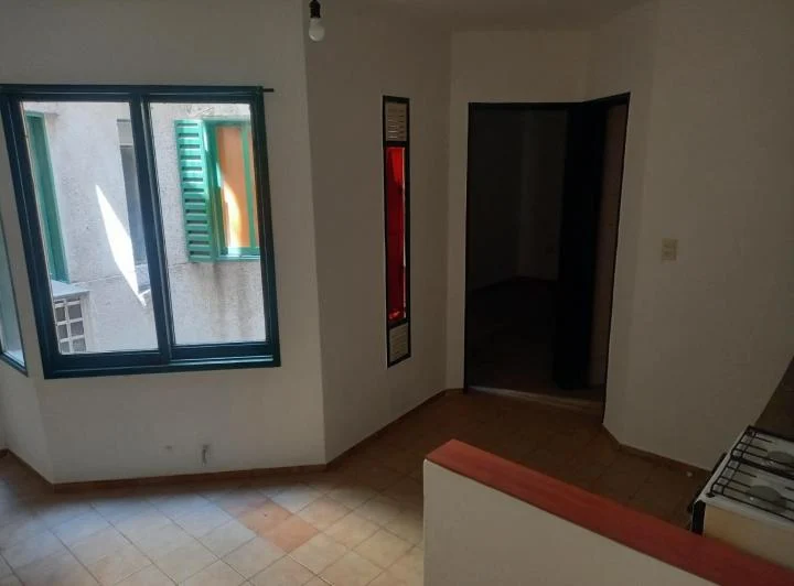 Bº ALBERDI - 1 DORMITORIO 1° PISO POR ESCALERA 4