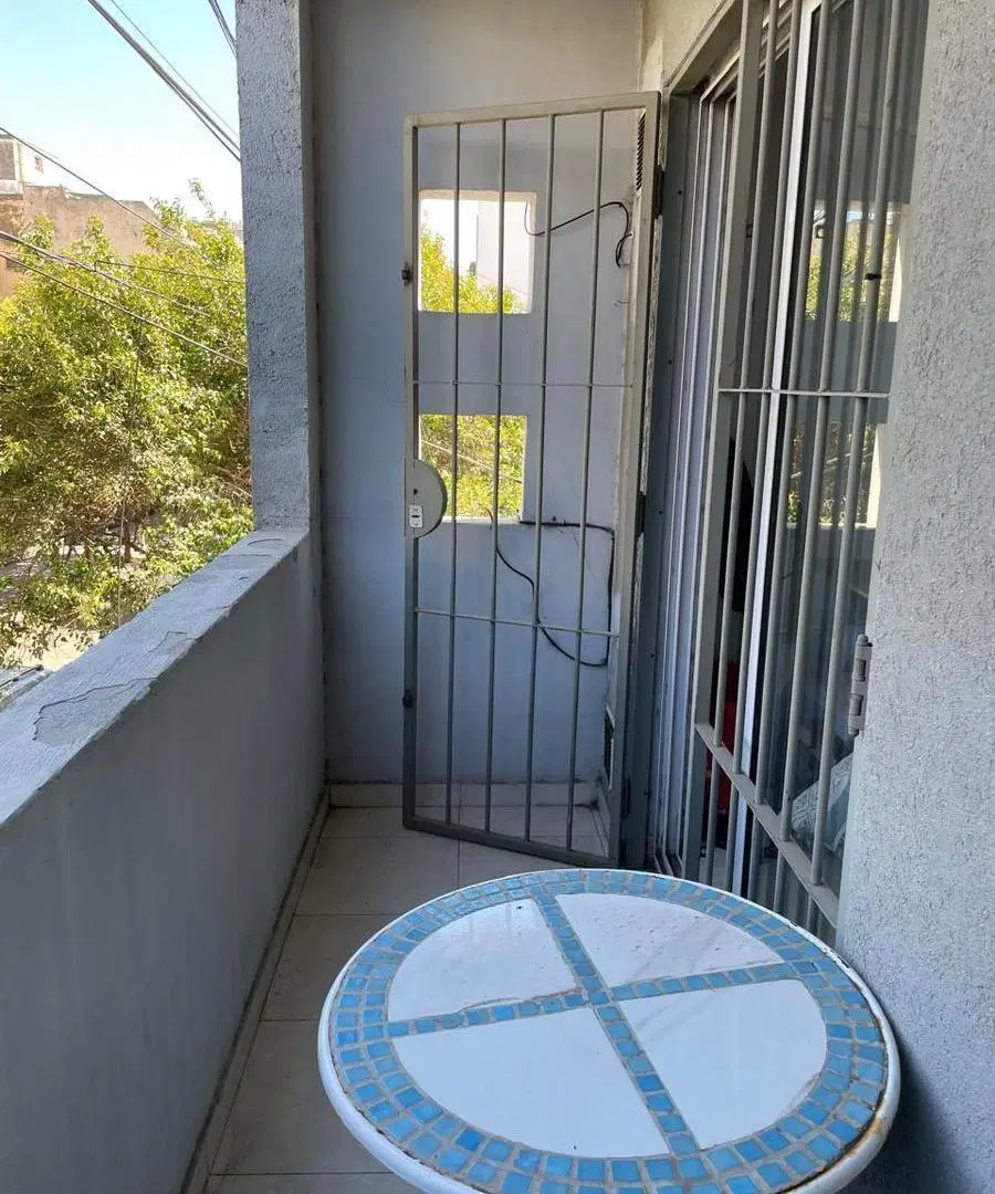 MONOAMBIENTE CON 2 BALCONES Y COCINA SEPARADA CON RENTA 2