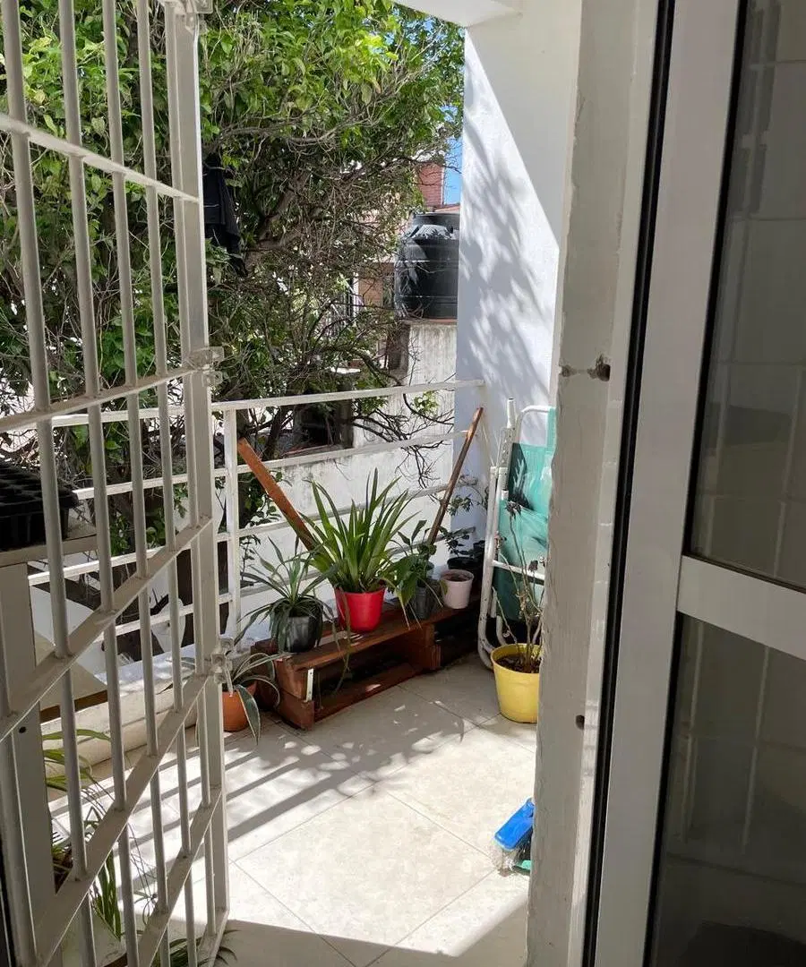 MONOAMBIENTE CON 2 BALCONES Y COCINA SEPARADA CON RENTA 1