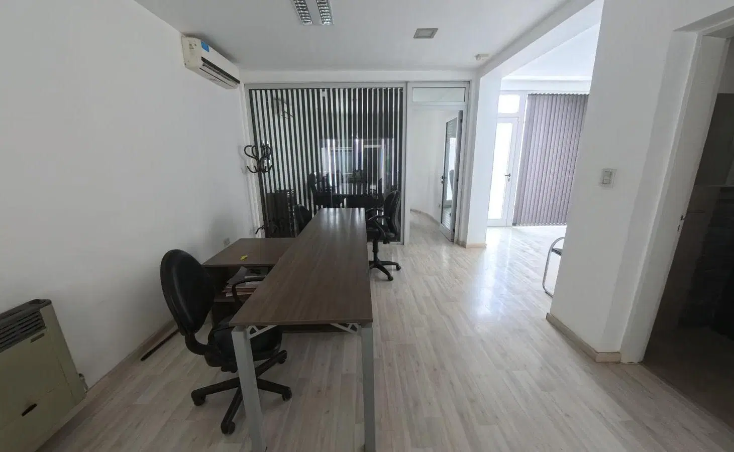 OFICINA TOTALMENTE EQUIPADA Y LISTA PARA TRABAJAR – SIN EXPENSAS - VILLA CABRERA 3