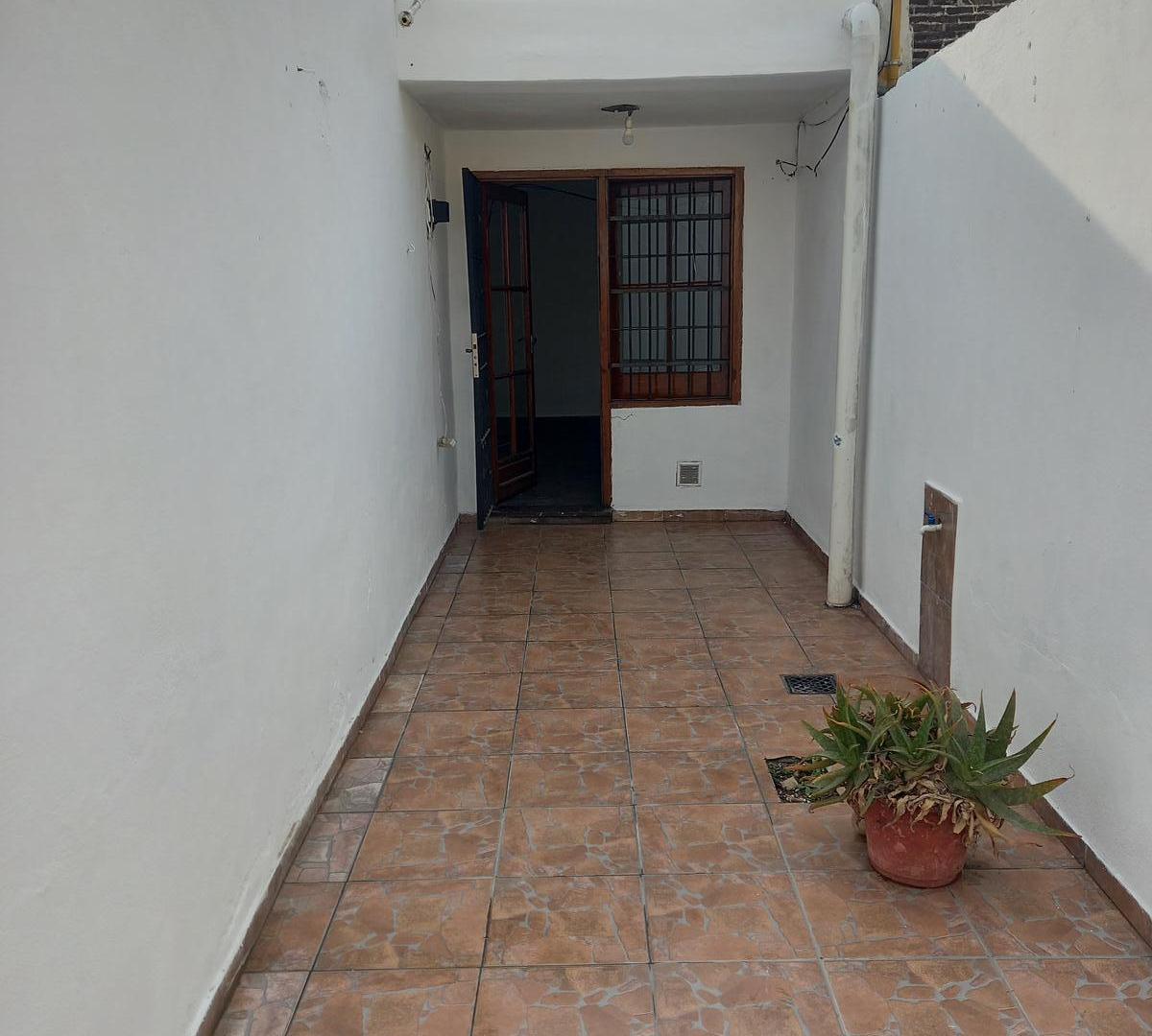 Foto de “OPORTUNIDAD INVERSOR” 2 UNIDADES CON SERVICIOS INDEPENDIENTES B° SAN MARTIN, imagen 1
