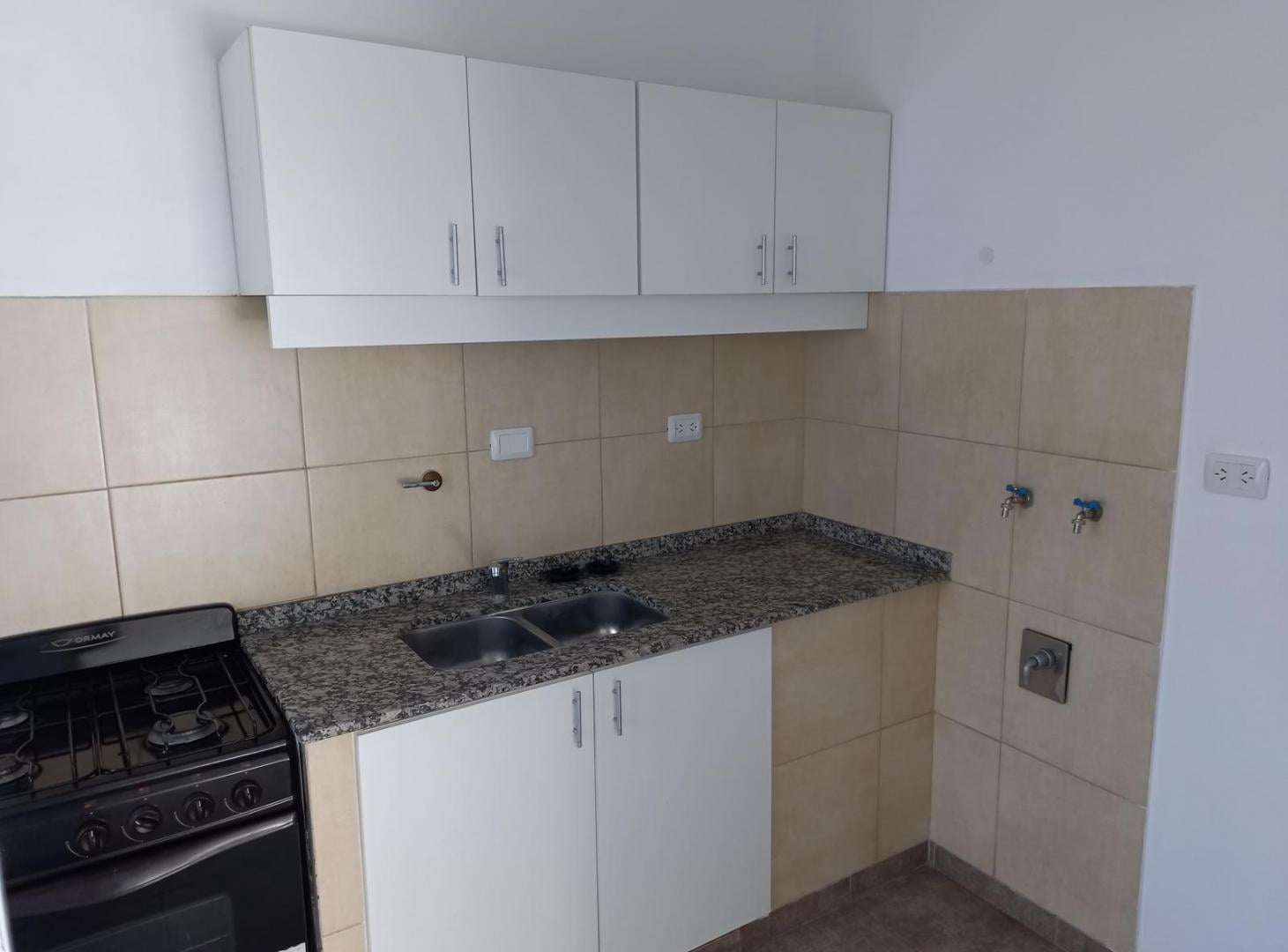 Foto de 1 DORMITORIO C/BALCON. EXPENSAS BAJAS Bº PUEYRREDON, imagen 4