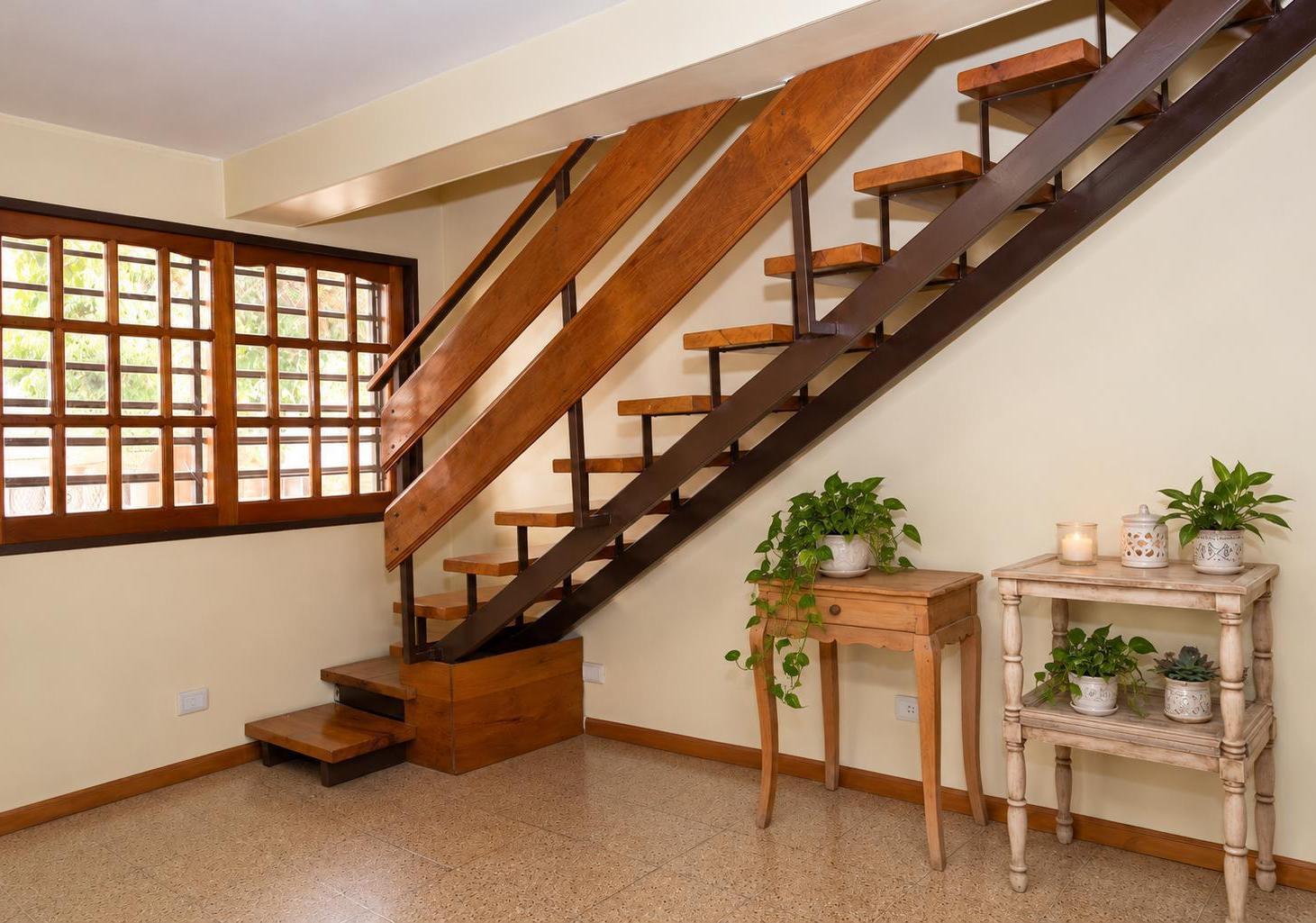 Foto de CASA (PH SIN EXPENSAS) EN VENTA – 4 DORMITORIOS – GARAGE – PATIO – B°, imagen 2