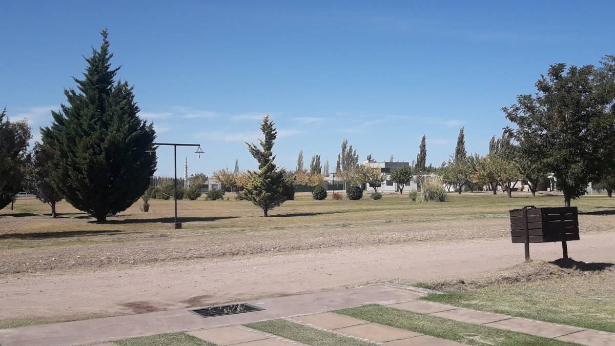 Lotes de 1800 a 2500 m² en El Barrio Los Viñedos 1