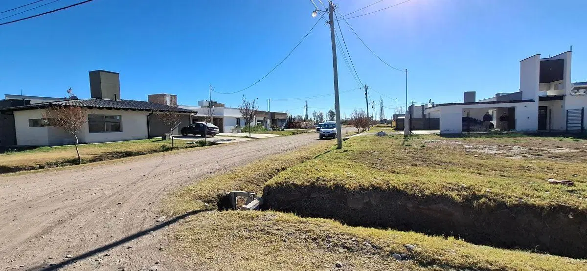 LOTE DE 444M2 EN BARRIO PRIVADO ALTOS LAS PAREDES 5