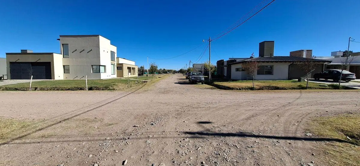 LOTE DE 444M2 EN BARRIO PRIVADO ALTOS LAS PAREDES 2