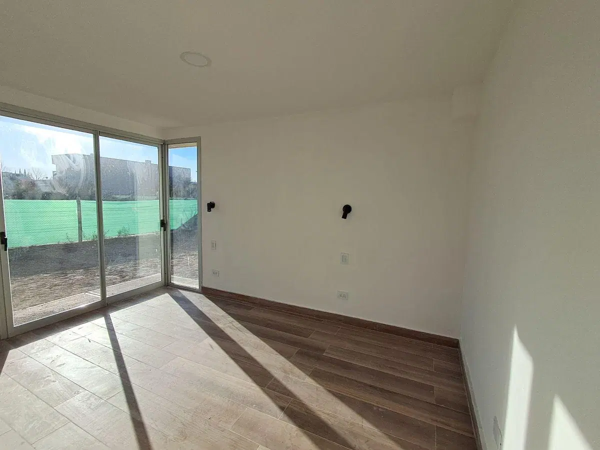LIZANA PROPIEDADES ALQUILA HERMOSA CASA A ESTRENAR EN B° PRIVADO ALBA DE TANQAY. 3