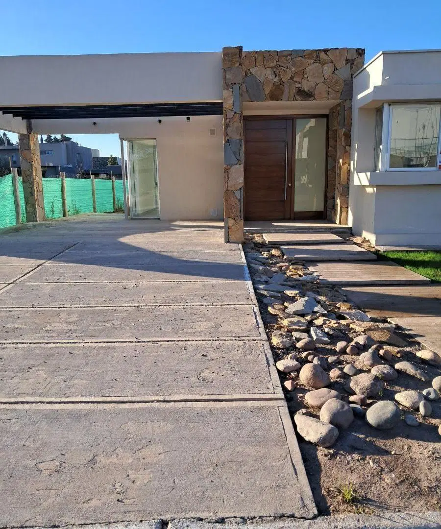 LIZANA PROPIEDADES ALQUILA HERMOSA CASA A ESTRENAR EN B° PRIVADO ALBA DE TANQAY. 5